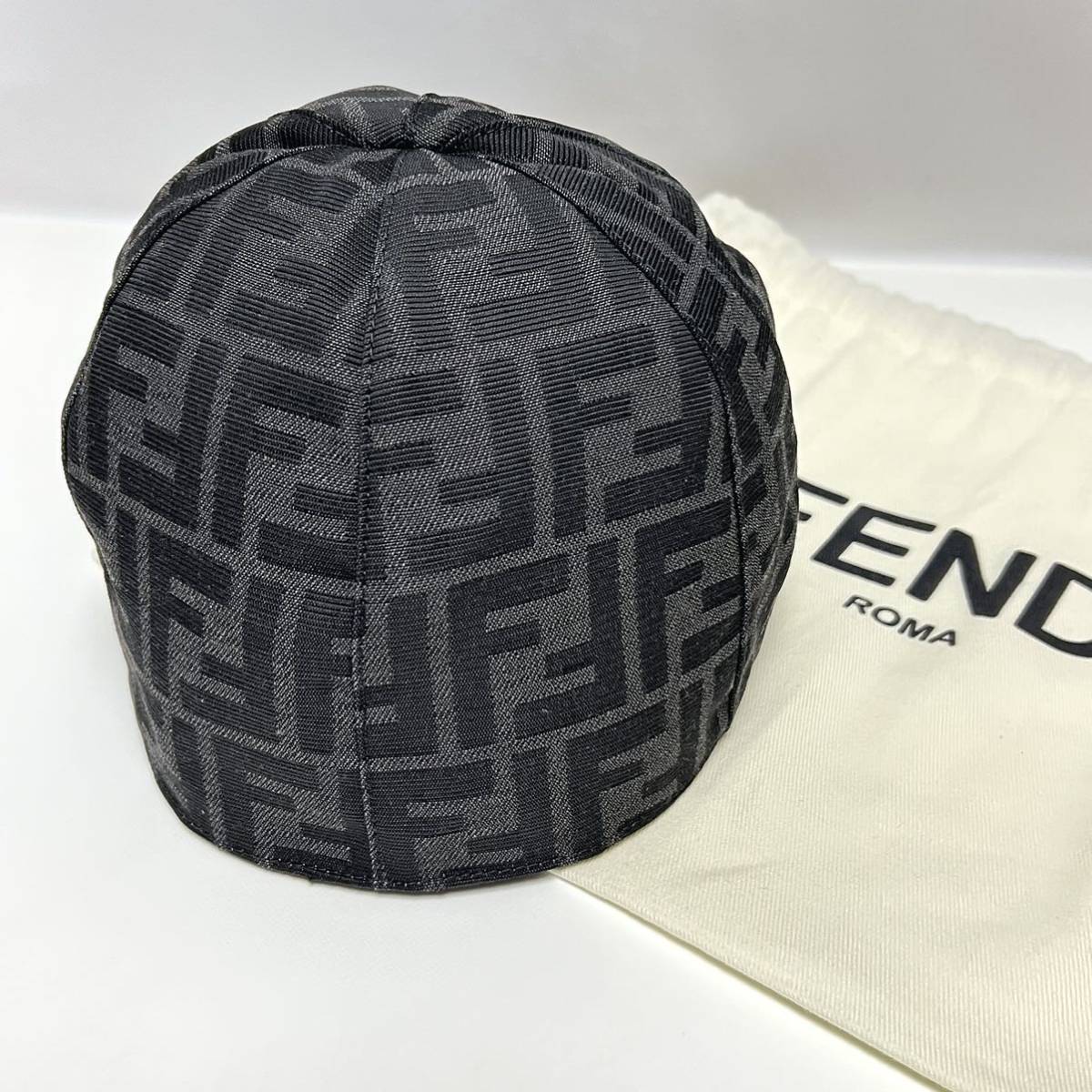 S 新品 FENDI フェンディ リバーシブル ベースボール キャップ