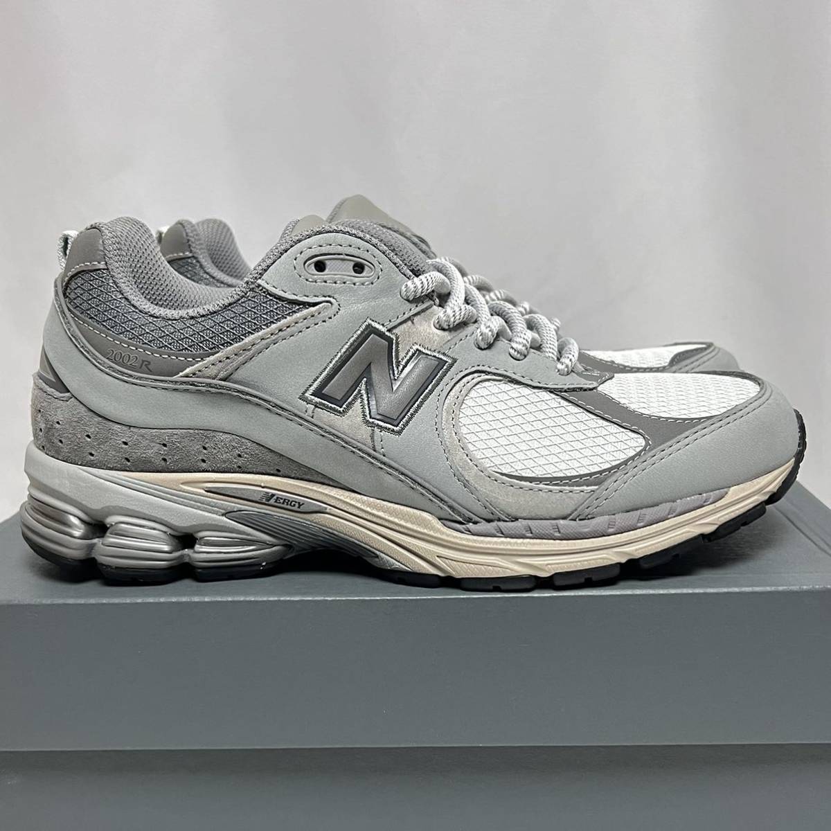 26 5cm 新品 2002 RVC グレー NEW BALANCE スニーカー 2002R 26 5cm 新品 2002 RVC グレー NEW BALANCE スニーカー 2002R