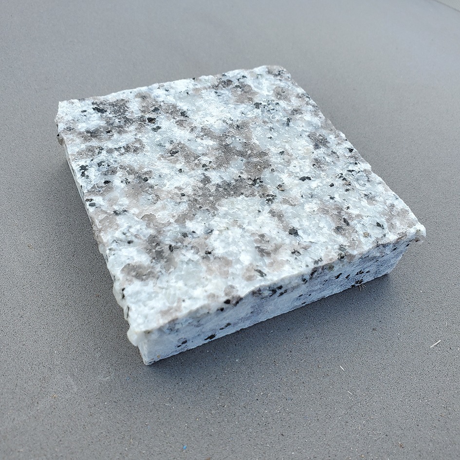 【高級天然御影石】　ピンコロ石　G439A　約90㎜×約90㎜×約25㎜　約800枚　6.5㎡分　即決　板ピンコロ