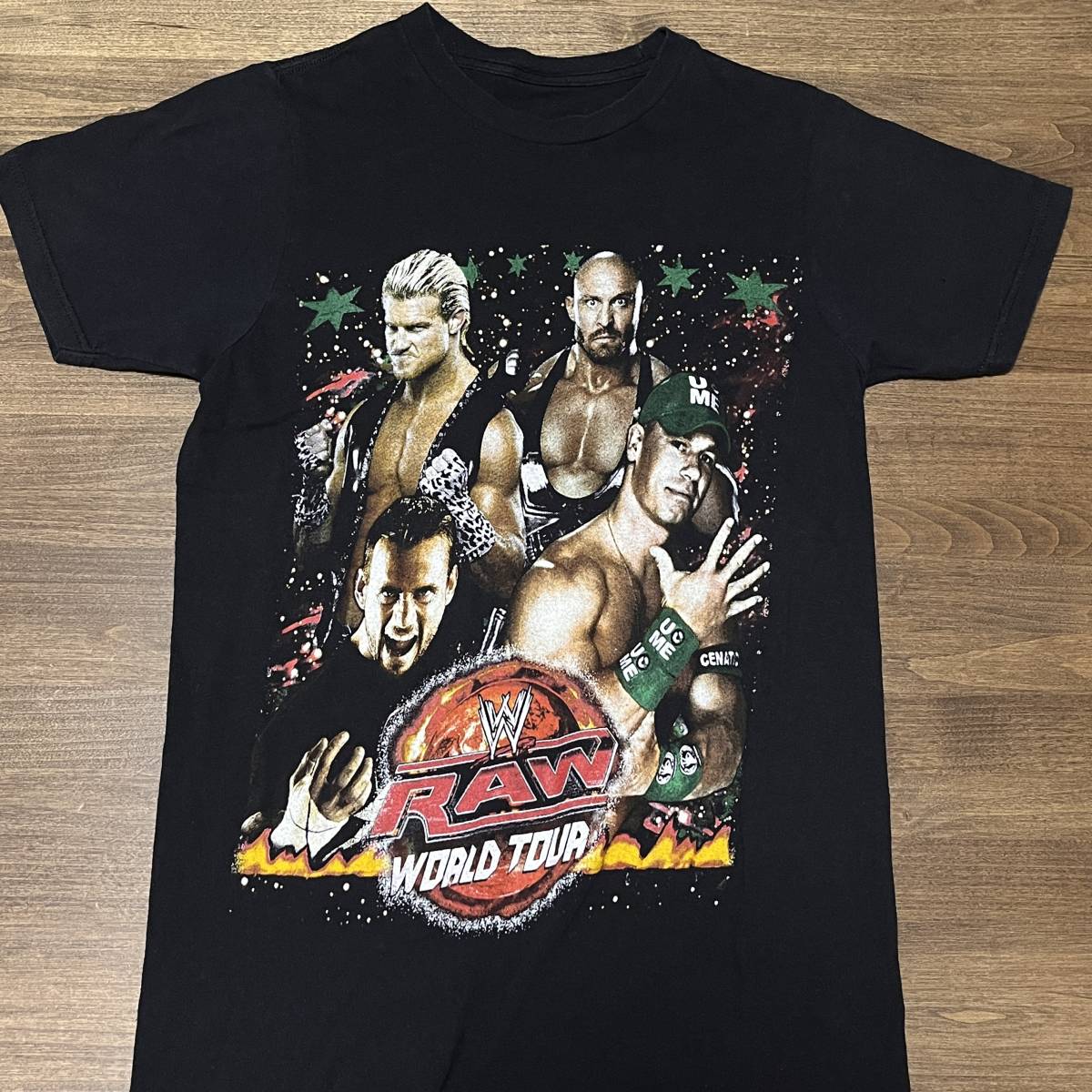 ◎RAW WWE・ロウ ジョン・シナ Tシャツ WWE RAW World TOUR John Cena shirt_画像1