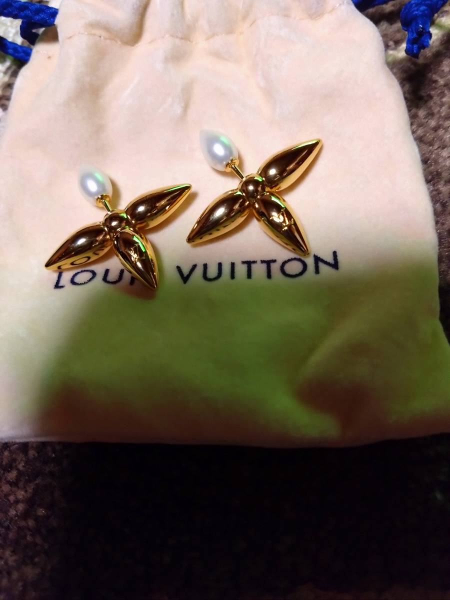 Louis Vuitton Louisette stud earrings (M80267)