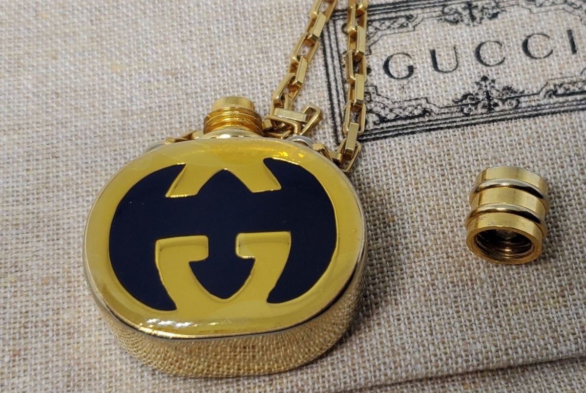 超レア廃盤美品】OLD GUCCI 香水ケース ロング ネックレス 超レア廃盤美品】OLD GUCCI 香水ケース ロング ネックレス