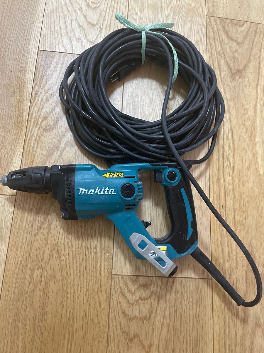 マキタ(makita) ボード用スクリュードライバー 6818|Yahoo マキタ(makita) ボード用スクリュードライバー 6818|Yahoo