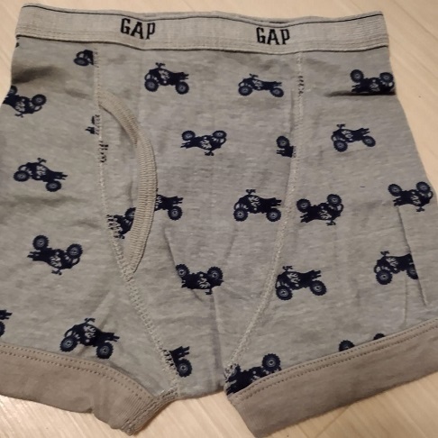 140★GAP★パンツ3枚★ボクサーブリーフ★　トランクス　下着　ウェア　キッズインナー　男の子　白ギャップ　小中学生　アンダーウェア_画像2