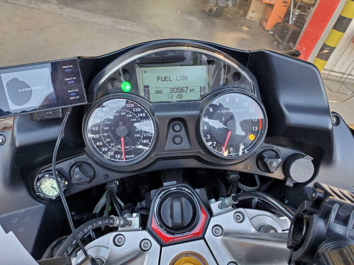 格安　1400GTR　ZZR1400　ZZ-R1400　パニア付き　30567ｋｍ　セル始動　平成23年　逆車_画像6