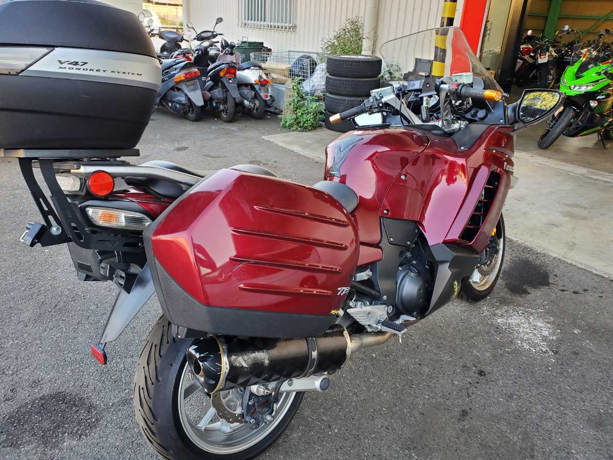 格安　1400GTR　ZZR1400　ZZ-R1400　パニア付き　30567ｋｍ　セル始動　平成23年　逆車_画像3