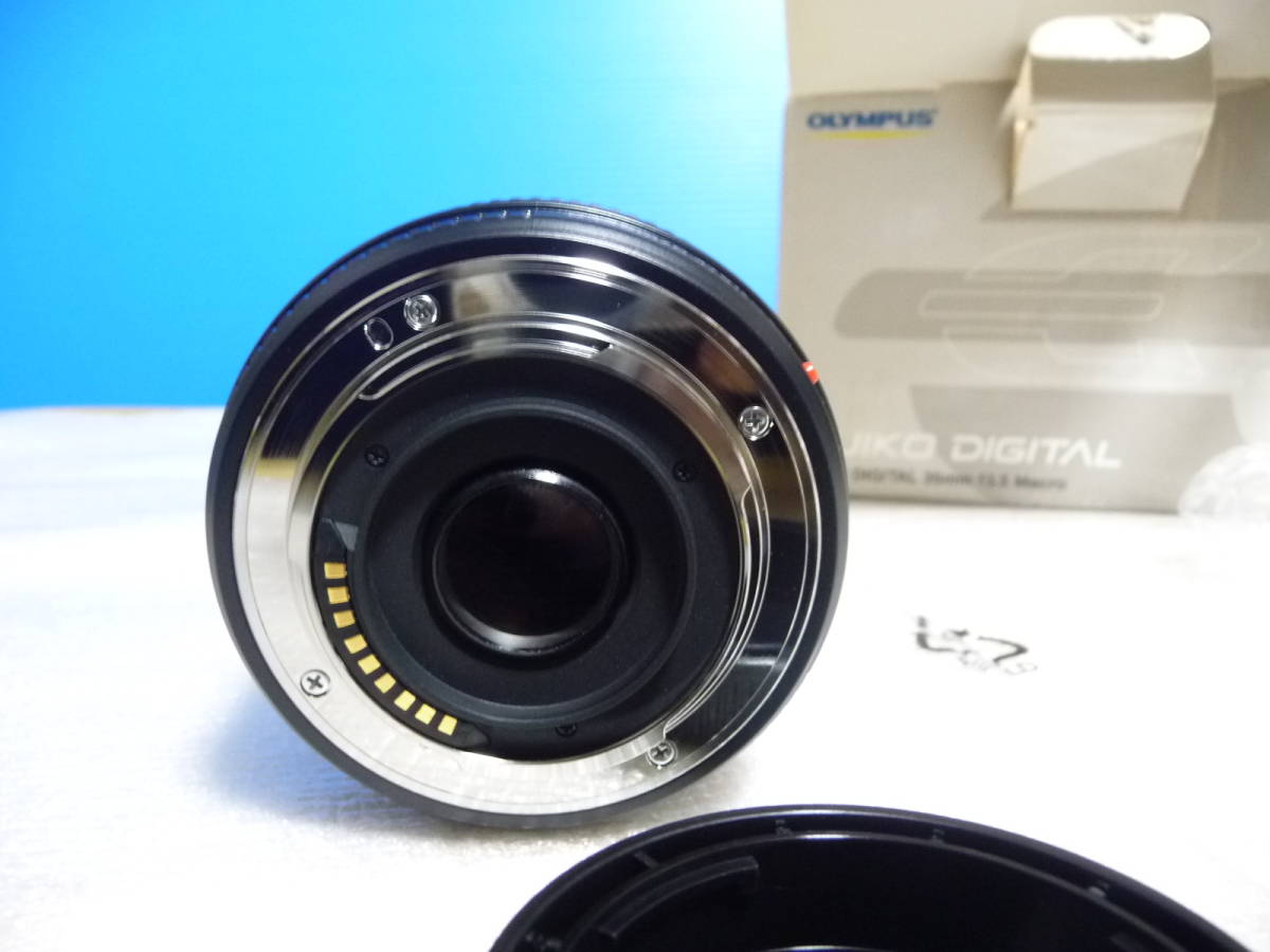 ◆ほぼ新品（未使用展示品) OLYMPUS カメラレンズ ZUIKO DIGITAL 35mm f3.5 Macro [超軽量マクロレンズ/わずか165g] 在庫ラスト_画像8