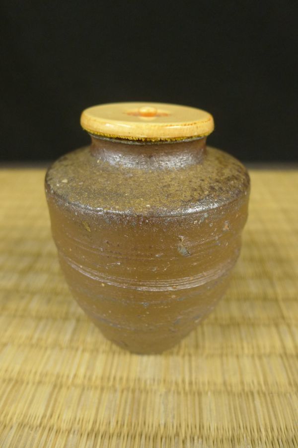 V396 備前焼 竹子窯 西川政美 造 肩衝茶入 直径6×高さ8.5cm 濃茶器 茶道具 仕覆・共箱付/60_画像3