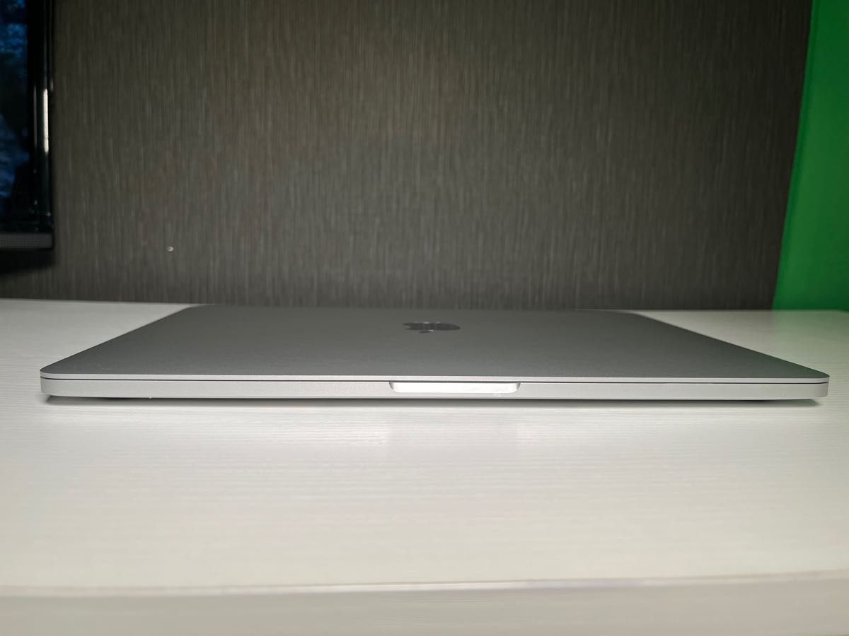 一日特別セール MacBook Pro M2 13インチ メモリ24GB SSD 512GB 一日特別セール MacBook Pro M2 13インチ メモリ24GB SSD 512GB