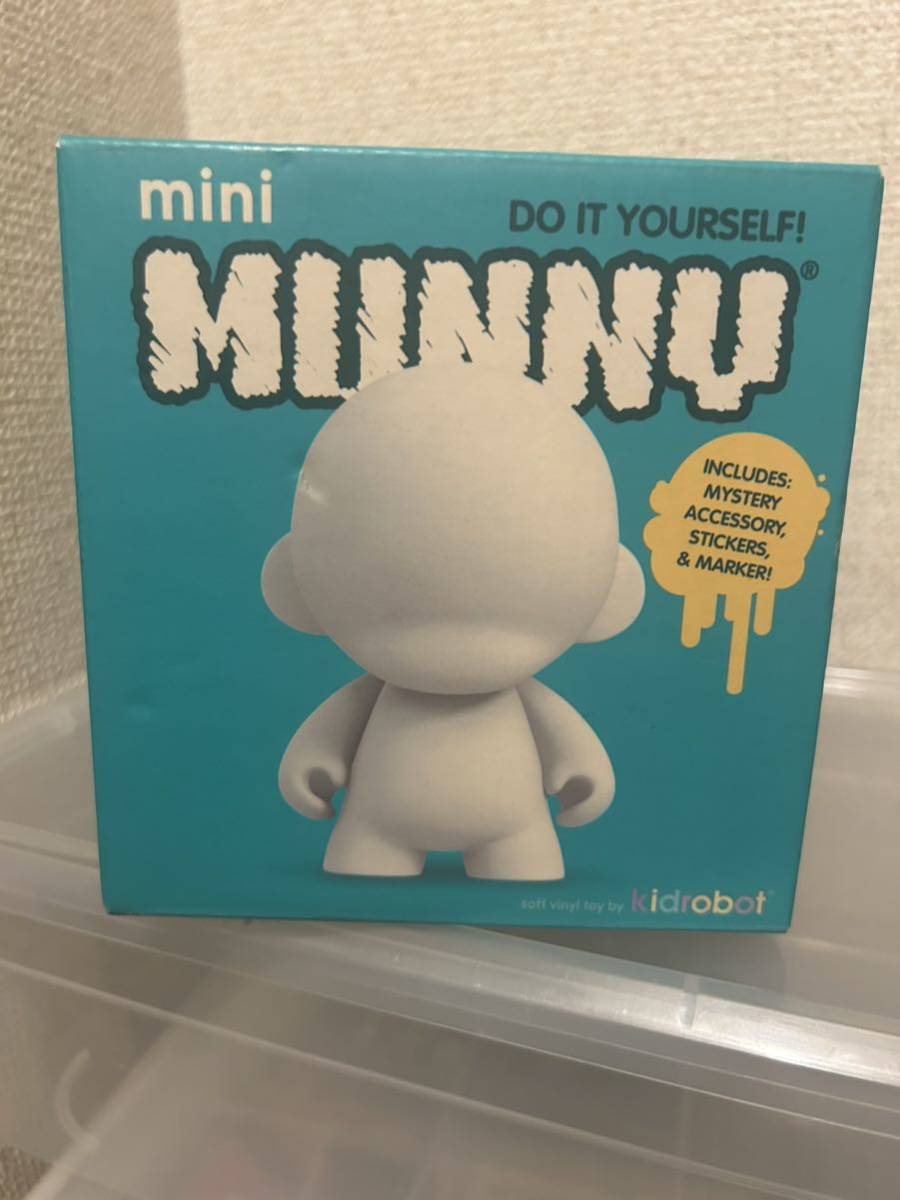 【即決・送料無料】 kidrobot mini MUNNY フィギュア　ミニマニー　キッドロボット★9_画像1