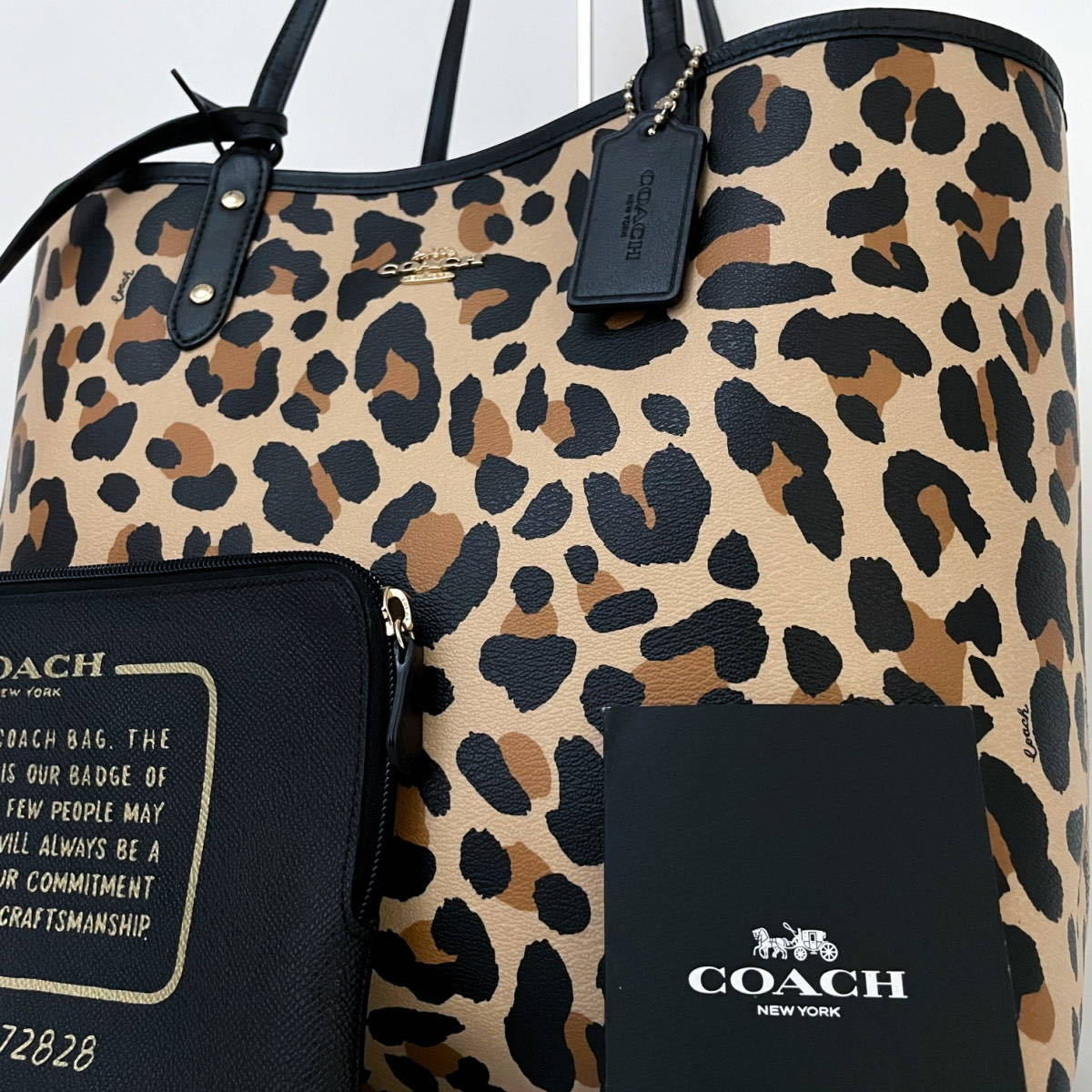 入手困難品□定価11万□超大容量】COACH コーチ ポーチ 総柄 ロゴ A4