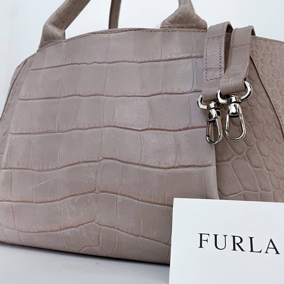 再入荷】 【入手困難品】FURLA フルラ 白 ベージュ 大容量 レディース