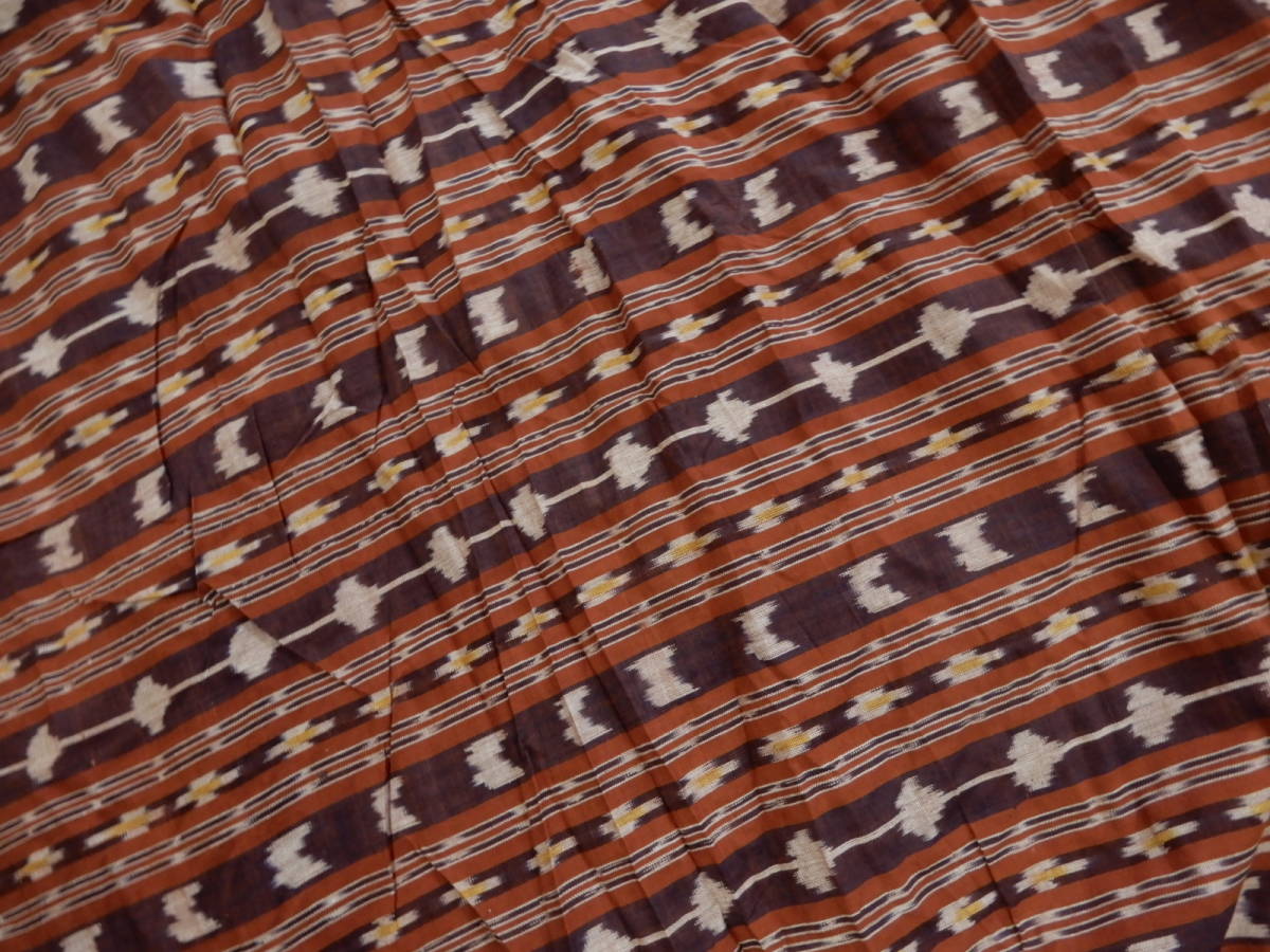 ＜銀の斧＞インドネシア手織りイカット・茶系・化学染料・木綿・長さ4.7ｍ巾114cmの画像5