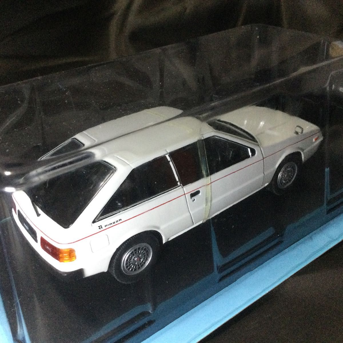 ISUZU PIAZZA 1981 1/24 アシェット 国産名車コレクション