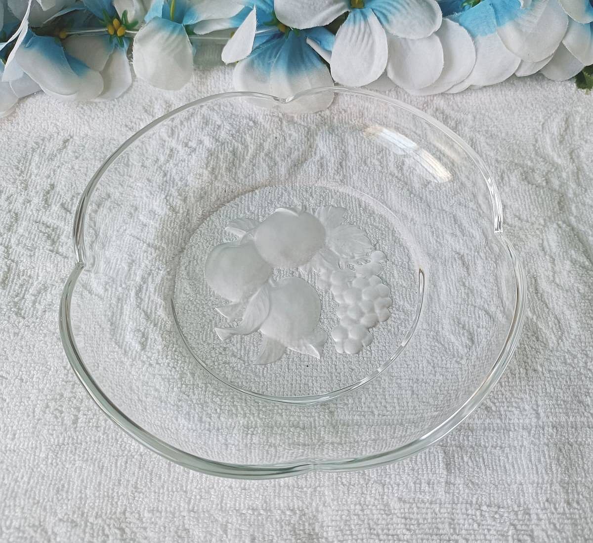 昭和レトロ HOYA ART ENGRAVING SERIES CRYSTAL TABLEWARE 果物柄 裏レリーフ 浮彫り 浮き彫り フルーツ サラダ 盛皿 取皿 中皿 17.5cm 5客_画像5