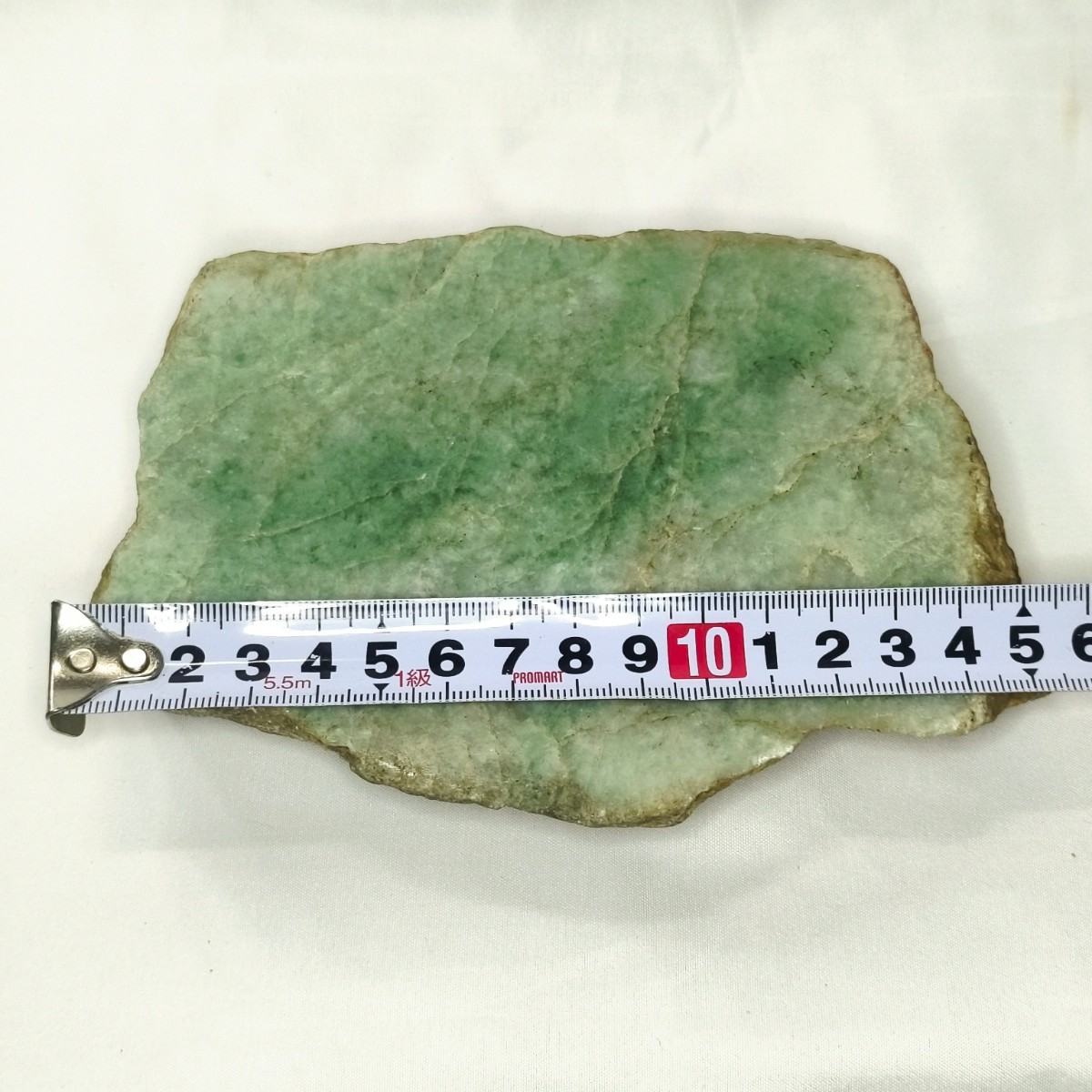 翡翠原石 糸魚川原産 天然石 未加工978g コレクター放出 珍品 翡翠原石 糸魚川原産 天然石 未加工978g コレクター放出 珍品