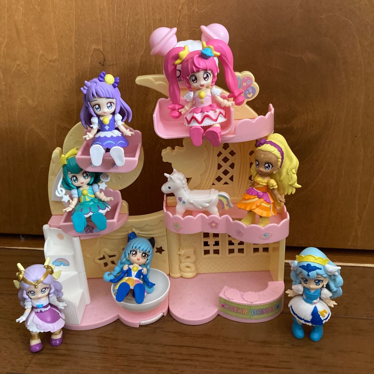 スタートゥインクルプリキュア  ぷりきゅーとタウン　おつきさまのゆうえんち　プルンス　フワ　ぬいぐるみ　すくい人形　ガチャ