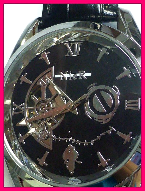 送料無料【新品未使用】NieR Clothing・自動巻き腕時計 NieRちゃんシルエットやFACE入り バックルにロゴ ブラック ニーアクロージングの画像5