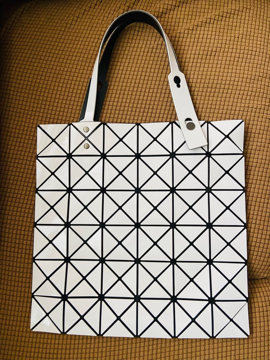 BAOBAO ISSEY MIYAKEトートバッグ 保証書あり 保証書付き BAO BAO~ISSEY MIYAKE~トートバッグ ホワイト|Yahoo