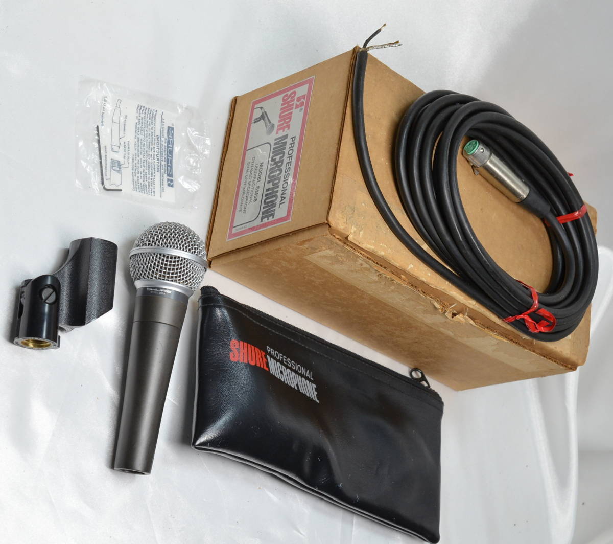 【A】USA Shure SM58 純正ウレタン弾力あり 70年代 ビンテージ 元箱 ケーブル ポーチ ホルダ レンチ付属_画像2