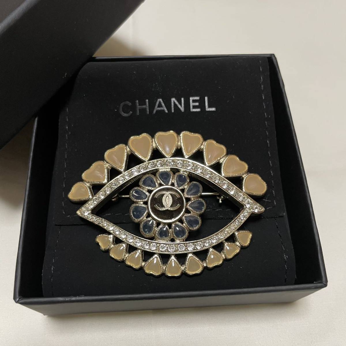 希少 正規店購入 新品 CHANEL EYE ブローチ シャネル ハート シャネル