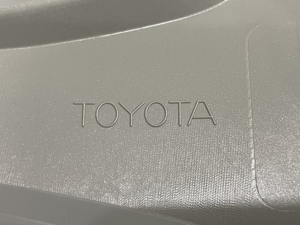 送料無料 新品 TOYOTA トヨタ 200系ハイエース 純正ホイールキャップ ホイールカバー 15インチ 4枚　(WC327)_画像10