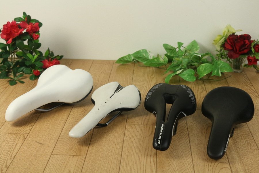  bicycle parts together!! saddle 4 point ( Selle Italia TEC FELT VELO)26~27cm rom and rear (before and after) tube Z7435