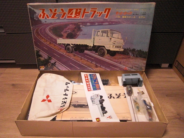 Yahoo!オークション - オダカ 1/20 三菱ふそう4トントラック Yahoo!オークション - オダカ 1/20 三菱ふそう4トントラック