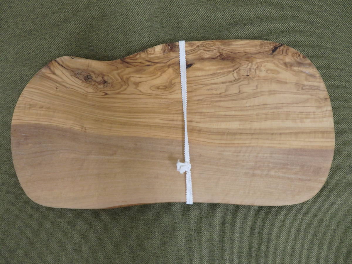 F18-5.9)　TRADER JOE'S　OLIVE WOOD / オリーブウッド　カッティングボード　SERVING ＆ CUTTING BOARD_画像2