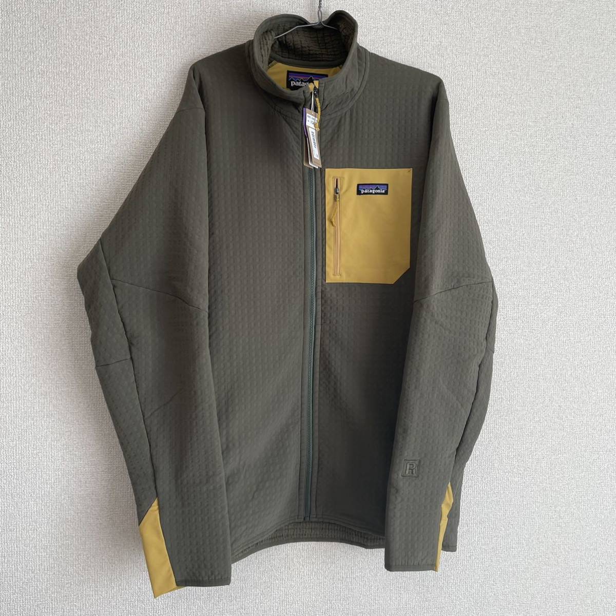 最安値で パタゴニア フリース 新品未使用 patagonia R2 ジャケット