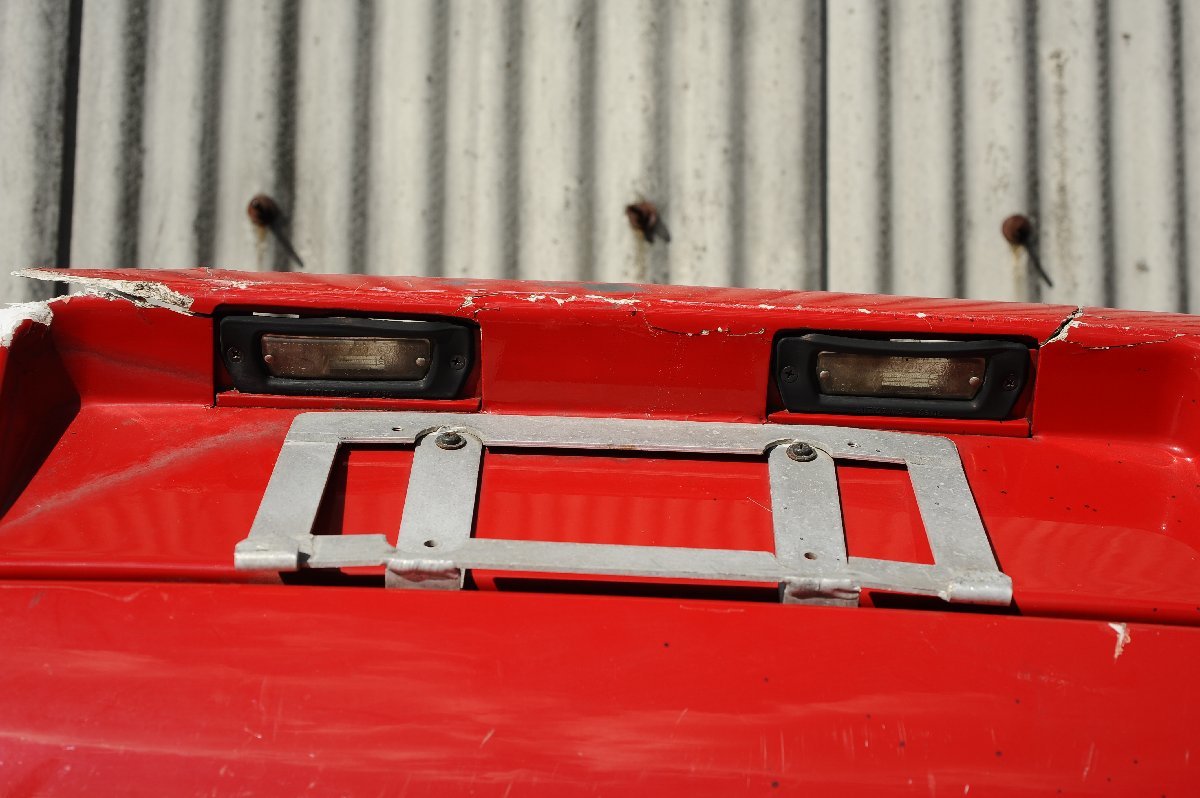 【Ferrari】F355 純正 リアバンパー ジャンク ステーやライセンス灯も付きます_画像3