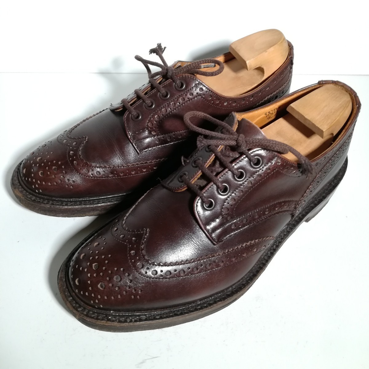 3827 ★トリッカーズ Tricker's★ ウイングチップ M7292? ウイングチップ 9 1/2 ブラウン ドレスシューズ ビジネス 高級革靴 紳士靴 本革_画像1