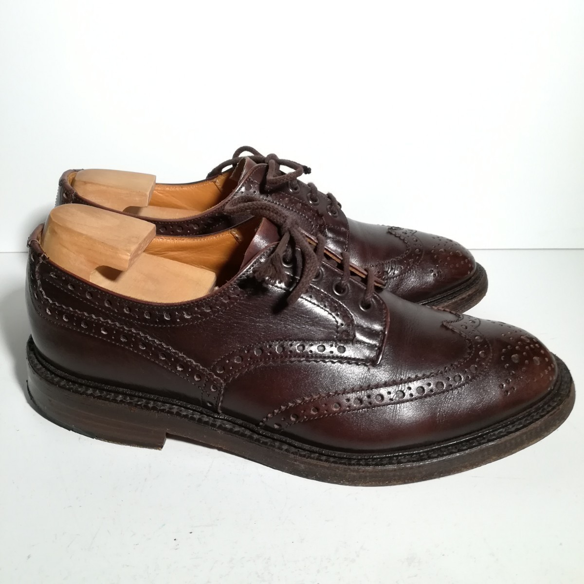 3827 ★トリッカーズ Tricker's★ ウイングチップ M7292? ウイングチップ 9 1/2 ブラウン ドレスシューズ ビジネス 高級革靴 紳士靴 本革_画像2