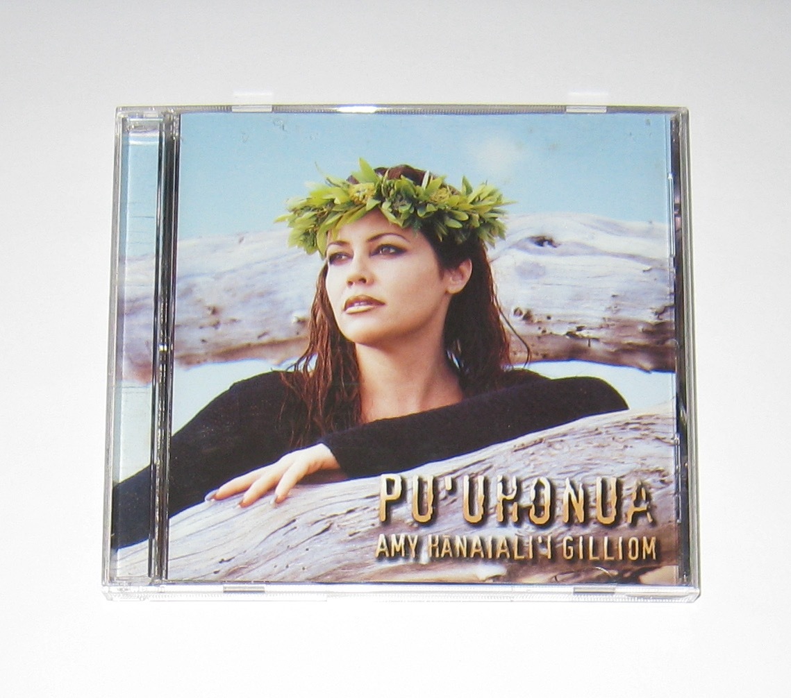 Amy Hanaialii Gilliom / Pu\'uhonua Amy is nai have iCD USED foreign record Hawaiian Music Hawaiian music hula dance 