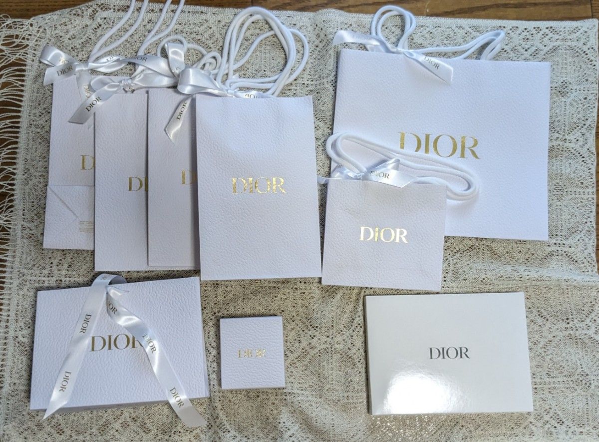 非売品★Dior　・シルクシュシュ・オリジナルミラー　・ショッパー3種類6個枚・プレゼント用BOX（Diorロゴ入り緩衝材入）１個