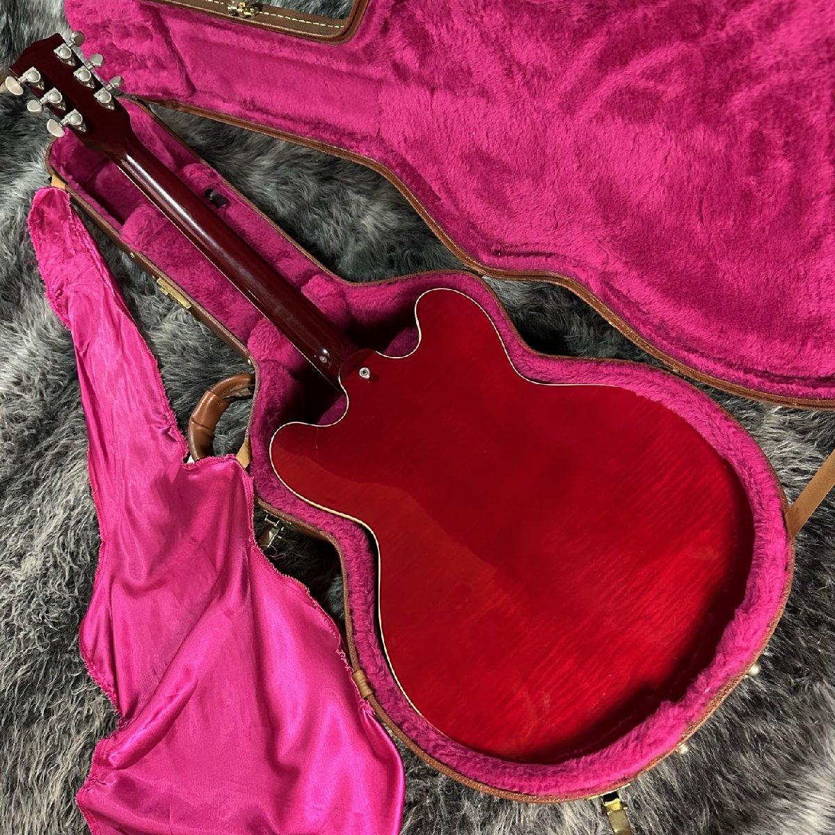 Gibson ES-335 Dot Cherry 1995