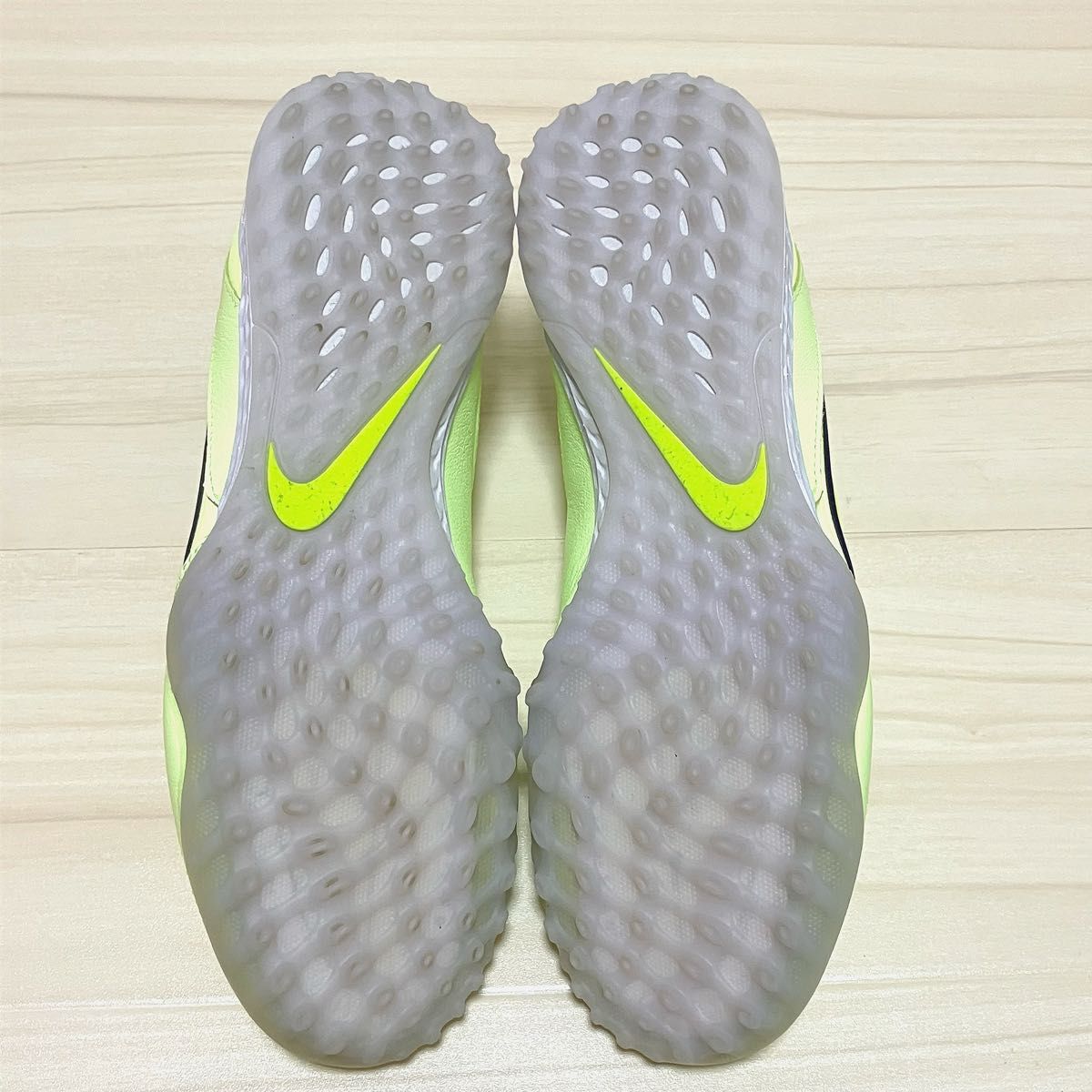 美品 NIKE ナイキ リアクト ティエンポレジェンド9 プロ TF 27 美品 NIKE ナイキ リアクト ティエンポレジェンド9 プロ TF 27