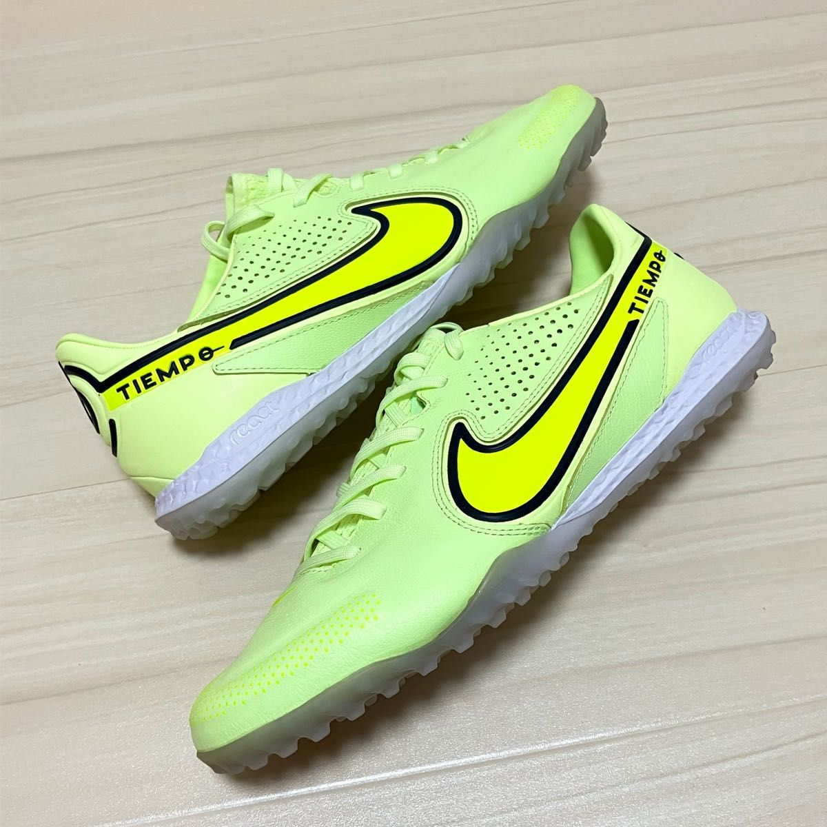 美品 NIKE ナイキ リアクト ティエンポレジェンド9 プロ TF 27 美品 NIKE ナイキ リアクト ティエンポレジェンド9 プロ TF 27