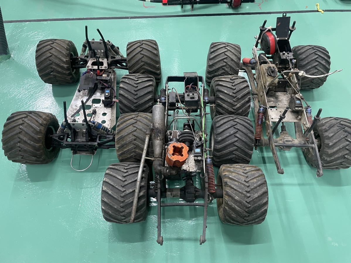 Yahoo!オークション - 【京商】マッドフォース(×2機)その他不明 Yahoo!オークション - 【京商】マッドフォース(×2機)その他不明