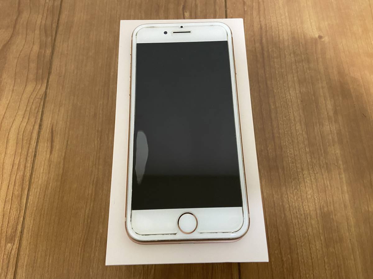 有名ブランド 超美品 SIMフリー iPhone8 64GB ゴールド 利用制限○ au