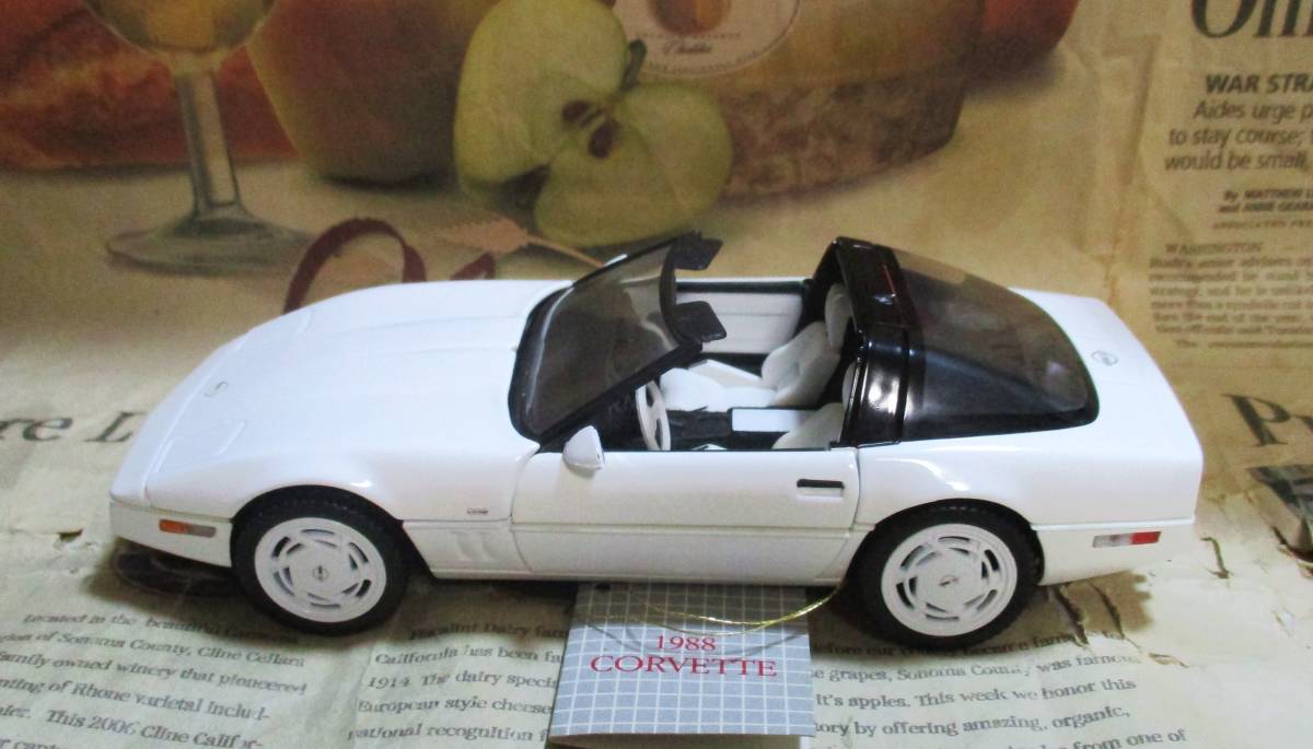 * rare out of print * Franklin Mint *1/24*1988 Corvette Coupe white 