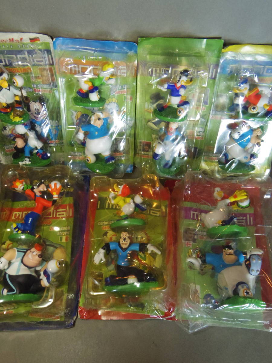 ディズニー サッカーシリーズ PVCフィギュア 14種セット ミッキーマウスマガジン Toppolino ドナルドダック グーフィー スクルージ