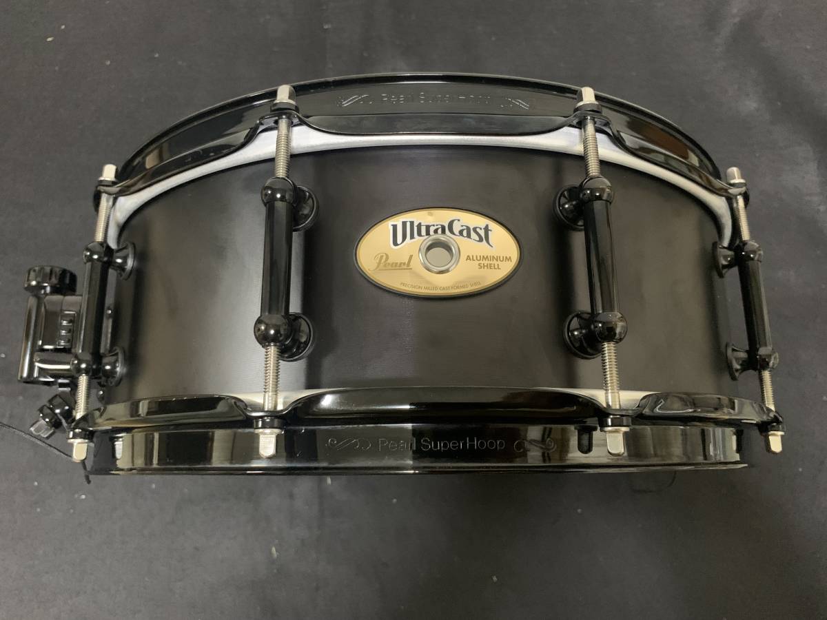 送料無料 美品 Ｓケース付 Pearl ULTRACAST 14×5 UCA1450/B パール ウルトラキャスト アルミ スネア 14×5 ドラム