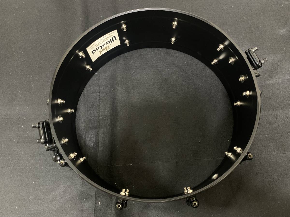 送料無料 美品 Ｓケース付 Pearl ULTRACAST 14×5 UCA1450/B パール ウルトラキャスト アルミ スネア 14×5 ドラム