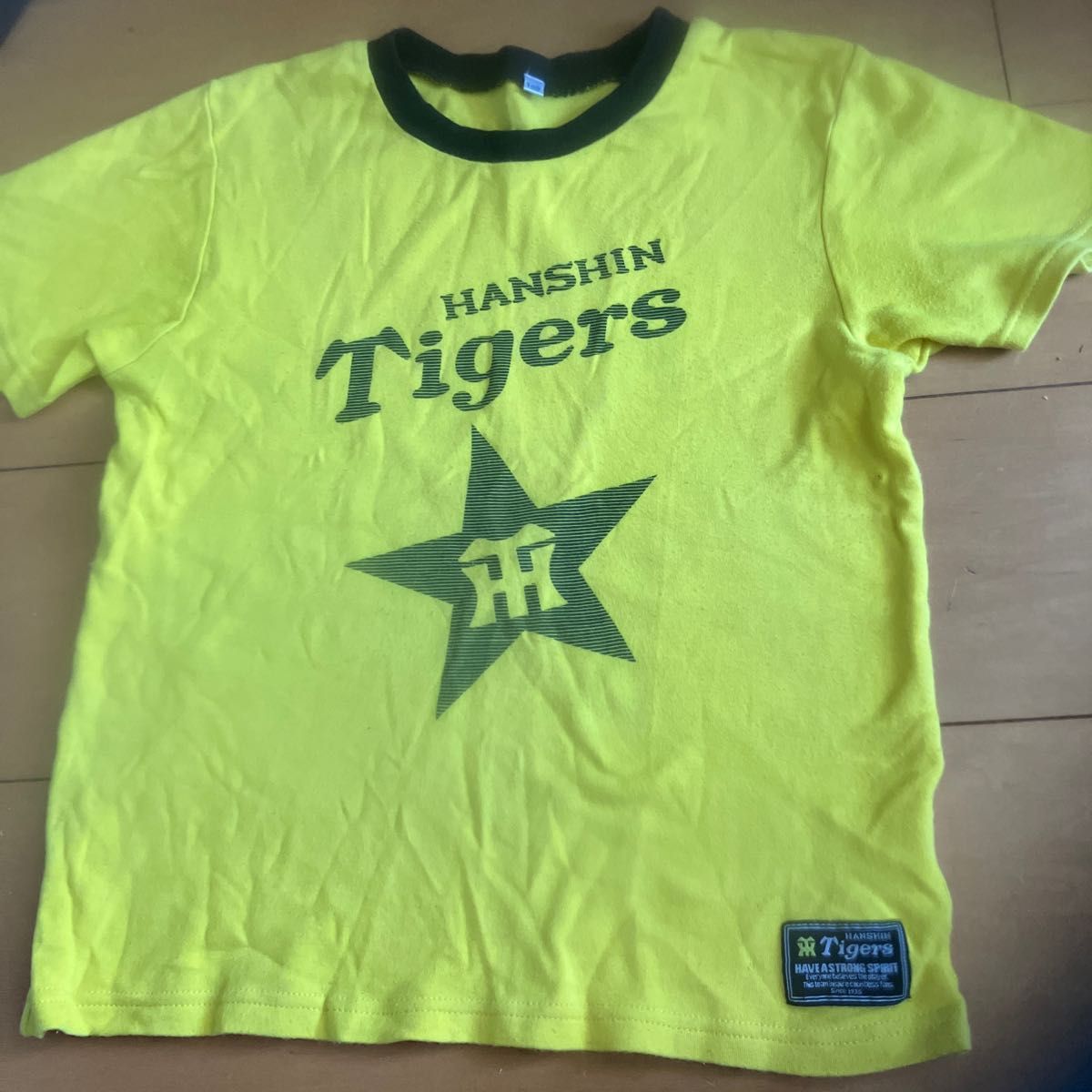 阪神タイガース　Tシャツ　ユニフォーム　キッズ　140センチ　子供 半袖