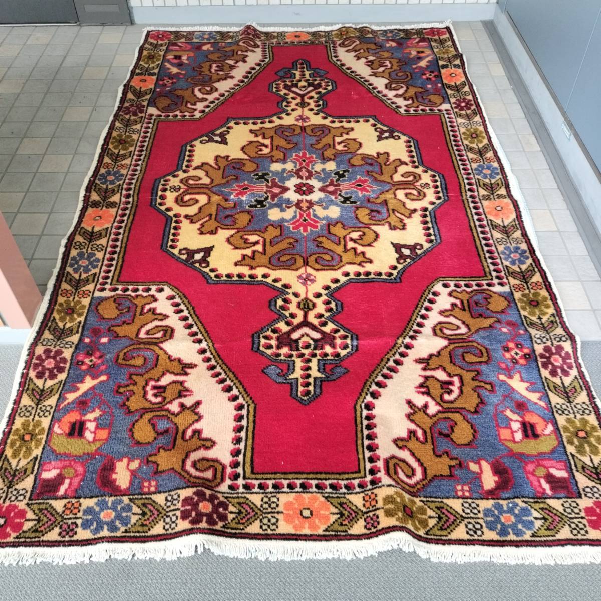 ヴィンテージラグ 美品 トルコ絨毯 トライバル 手織り絨毯 十字架