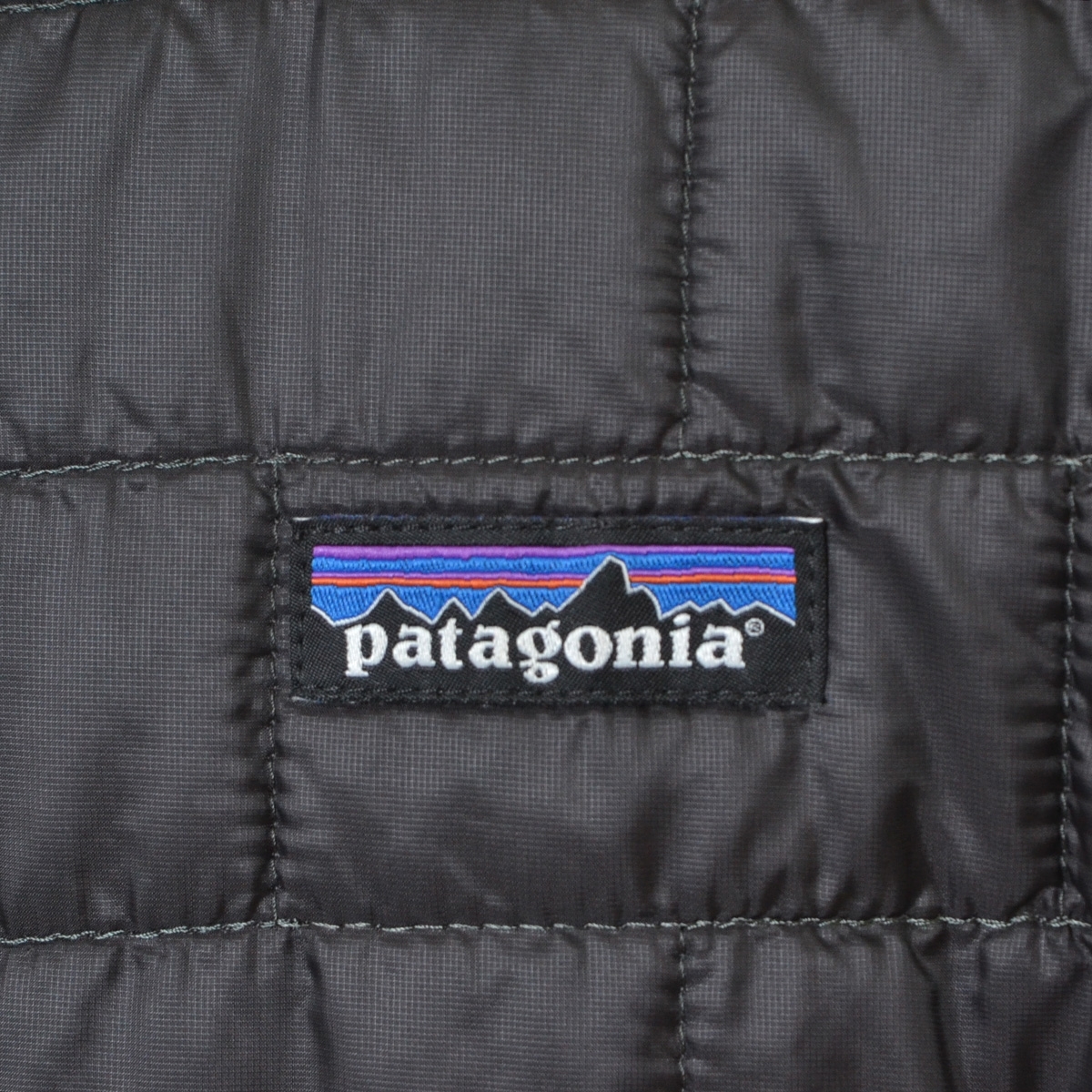 ●479123 Patagonia パタゴニア ●パデッドジャケット ナノパフジャケット 84212 サイズM PRIMALOFT メンズ ブラック_画像6