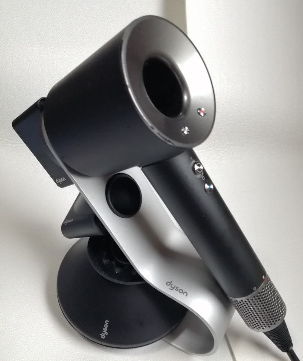 ■整備済■ dyson Supersonic ヘアドライヤー HD03 (アタッチメント4個、滑止めマット、スタンド、取説付き)