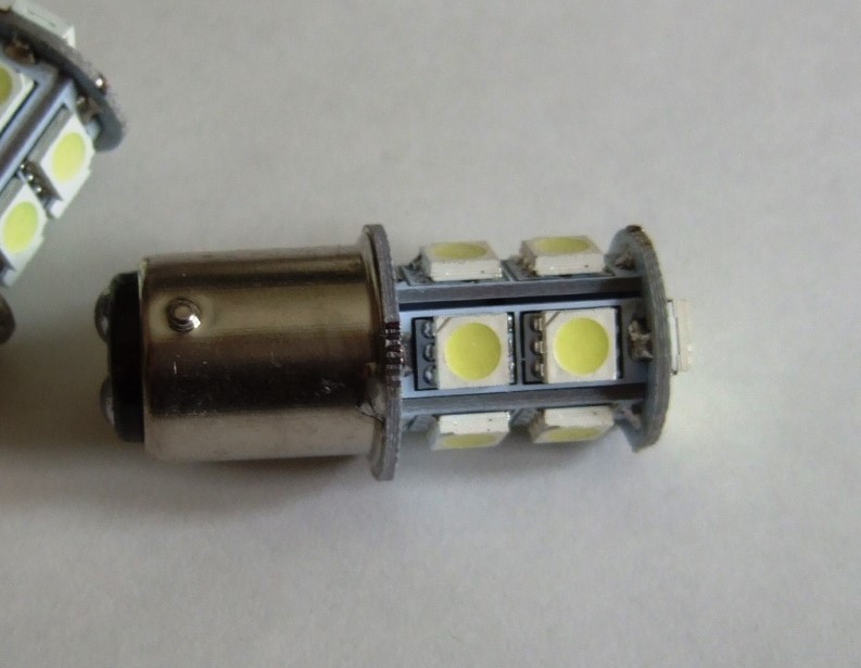 ＜LEDW05W-007＞~125cc用 13SMD LED ブレーキ・テールライト＜6000K・白色＞S25 ダブル球（12V 21／5W） 、小型車用の画像2