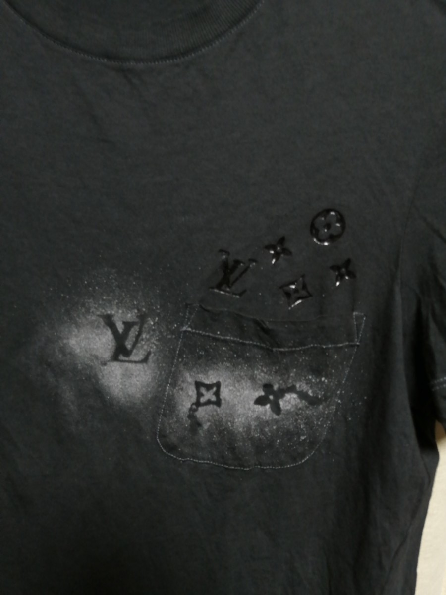 モノグラムスプレー加工モノグラムラバー最高傑作一瞬でルイヴィトンと分かるブラックモノグラムポケット半袖Tシャツ モノグラムシャツ_画像1